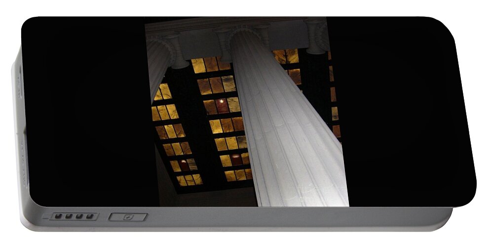Lincoln Memorial Portable Battery Charger featuring the photograph Lincoln Ceiling by Lynellen Nielsen