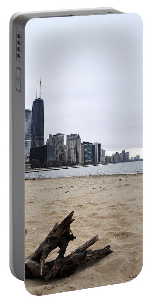 Chicago Portable Battery Charger featuring the photograph Love Chicago by Verana Stark