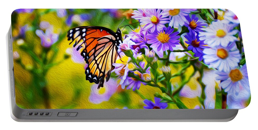 Monarch Butterfly Portable Battery Charger featuring the photograph Monarch Butterfly 4 by Tracy Winter