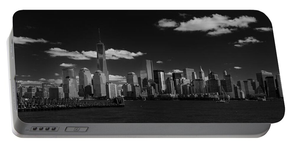 New York Skyline Portable Battery Charger featuring the photograph New York 1 Black and White by Jatin Thakkar