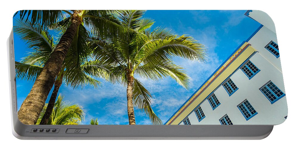 Architecture Portable Battery Charger featuring the photograph Ocean Drive by Raul Rodriguez