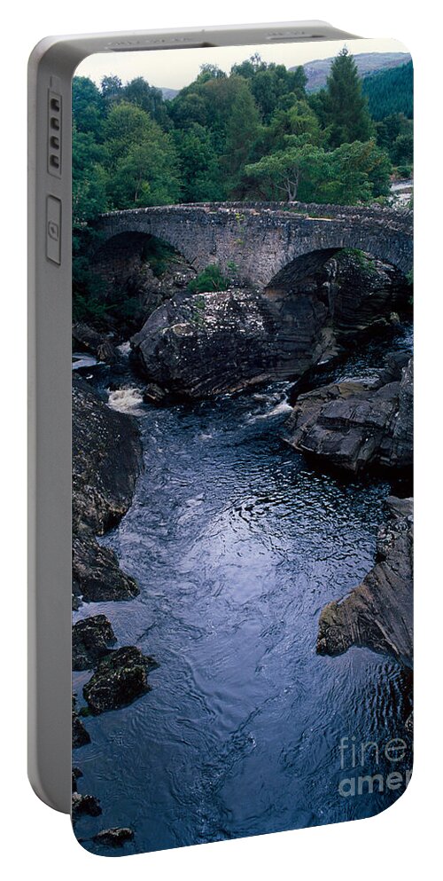 Inbhir Portable Battery Charger featuring the photograph Old Telford Bridge by Riccardo Mottola