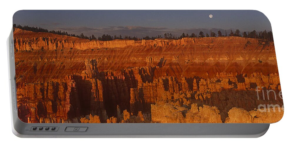 Dave Welling Portable Battery Charger featuring the photograph Panorama Moonrise Sunset Point Bryce Canyon National Park Utah by Dave Welling