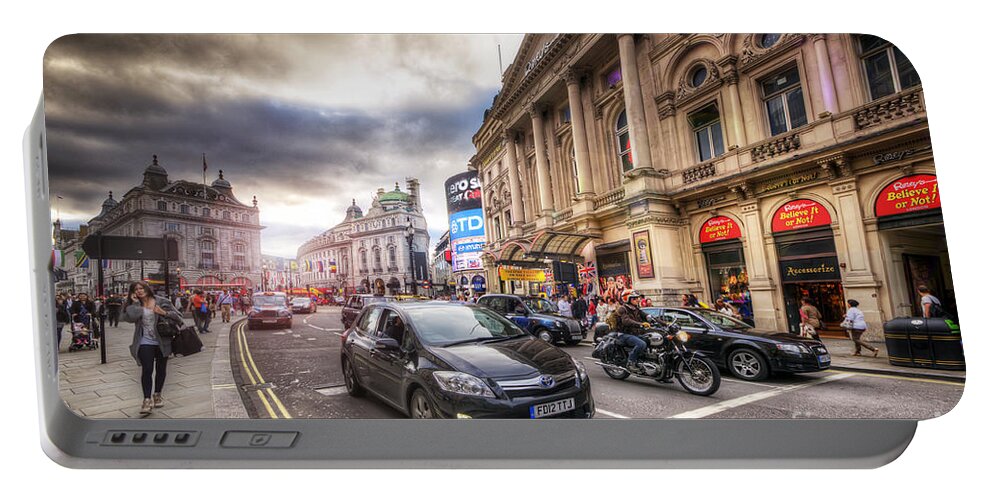 Yhun Suarez Portable Battery Charger featuring the photograph Picadilly Circus Traffic by Yhun Suarez