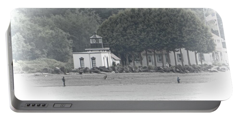 Lighthouse Portable Battery Charger featuring the photograph Point no Point Lighthouse 2 by Cathy Anderson
