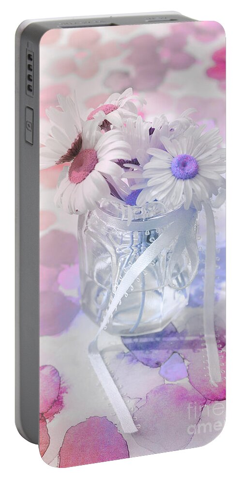 Daisies Portable Battery Charger featuring the photograph Pot of Daisies 03s29d - Du Bonheur en Pot by Variance Collections