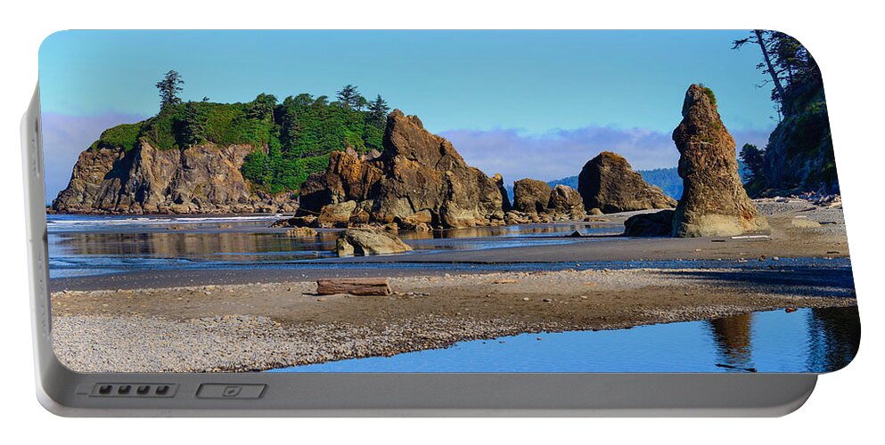 Olympic National Park Portable Battery Charger featuring the photograph Ruby Beach Seastacks by Greg Norrell