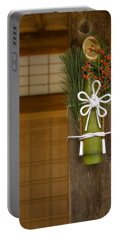 Holiday Portable Battery Charger featuring the photograph Seasonal Welcome by Lori Grimmett