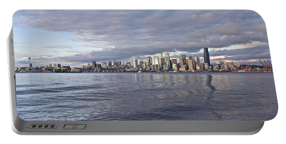 Sun Set Portable Battery Charger featuring the photograph Seattle skyline Cityscape by SC Heffner