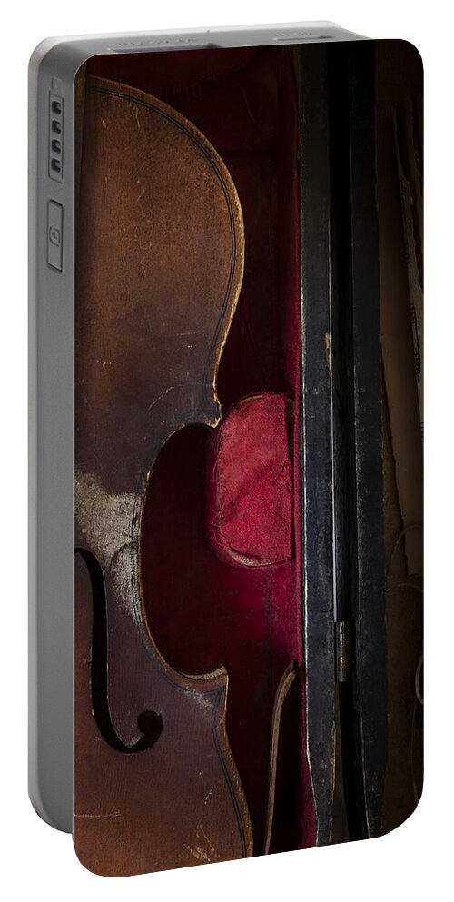 Violin Portable Battery Charger featuring the photograph Silent Sonata by Amy Weiss