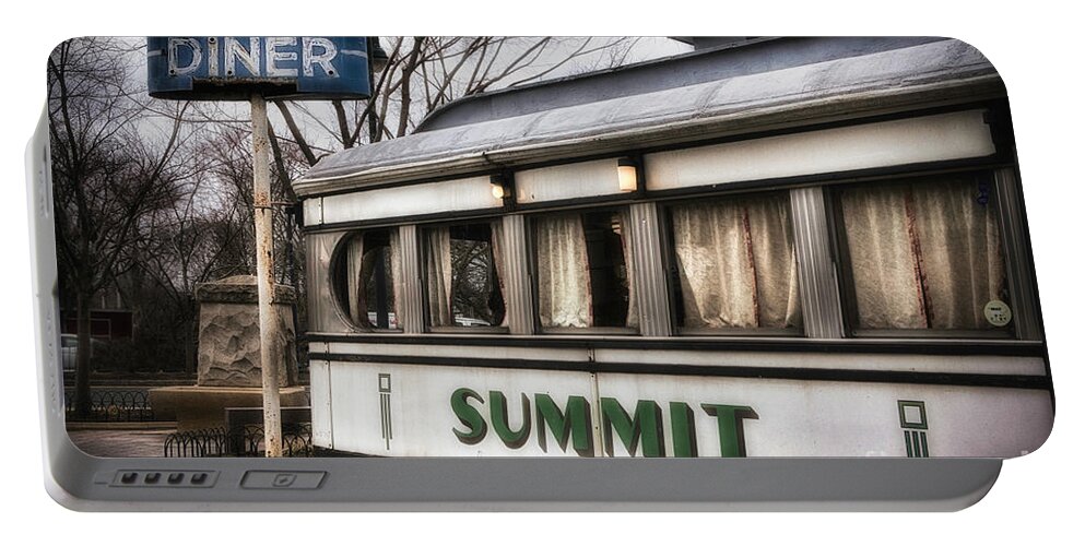 Architecture Portable Battery Charger featuring the photograph Summit Diner by Jerry Fornarotto