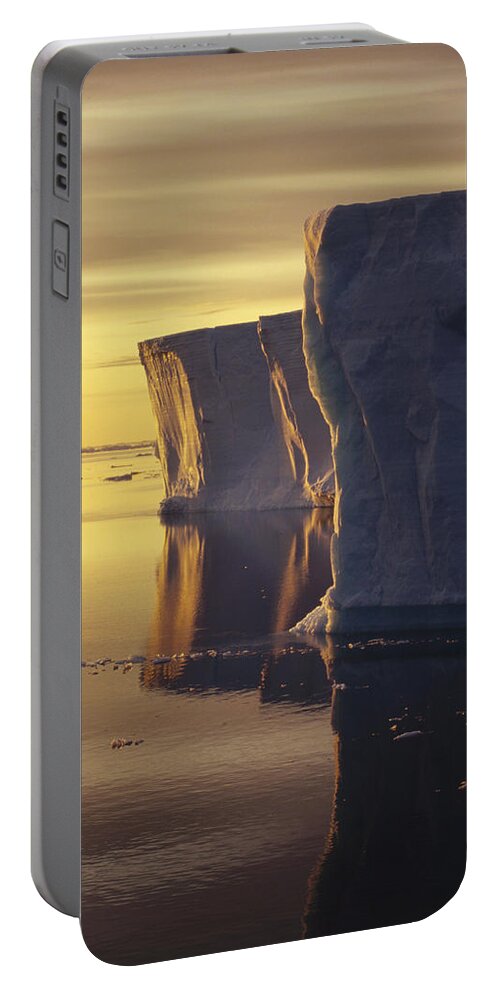 Feb0514 Portable Battery Charger featuring the photograph Sunrise Over Tabular Icebergs Antarctica by Tui De Roy