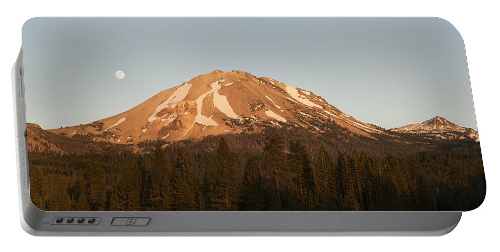538021 Portable Battery Charger featuring the photograph Sunset At Lassen Volcanic Np California by Kevin Schafer