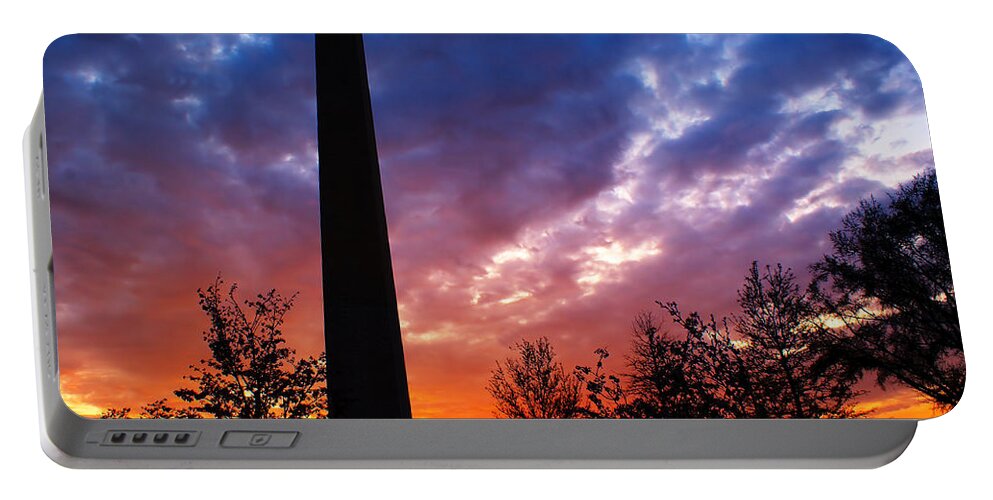 Landmark Portable Battery Charger featuring the photograph Sunset at the Washington Monument by Nick Zelinsky Jr