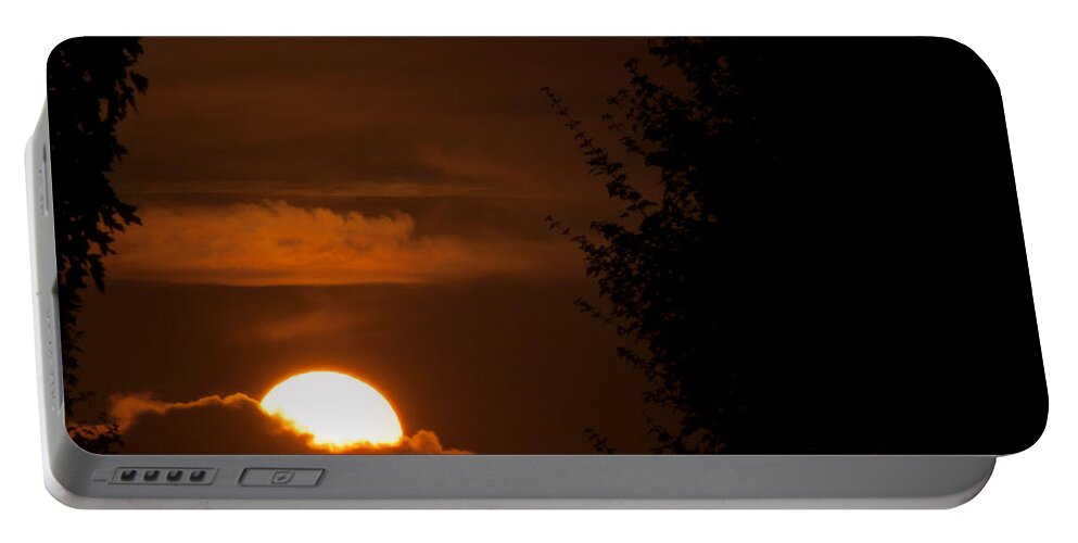 Airport Portable Battery Charger featuring the photograph Sunset by Miguel Winterpacht