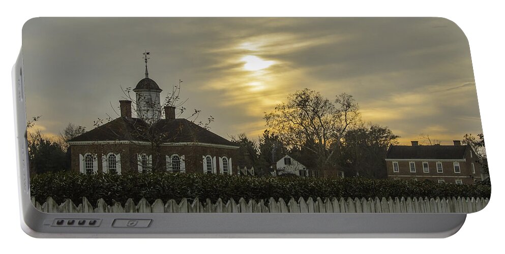 2012 Portable Battery Charger featuring the photograph The Courthouse at Colonial Williamsburg by Kathi Isserman