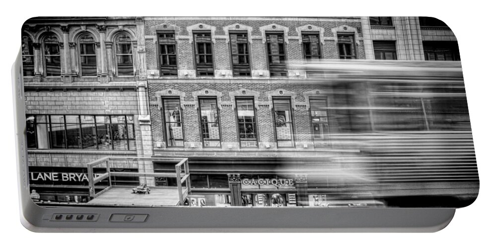 Chicago Portable Battery Charger featuring the photograph The Elevated by Scott Norris