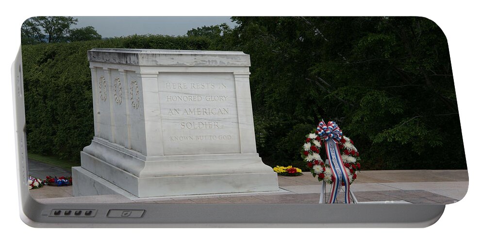 Arlington Cemetary Portable Battery Charger featuring the digital art Tomb of the Unknown Soldier by Carol Ailles