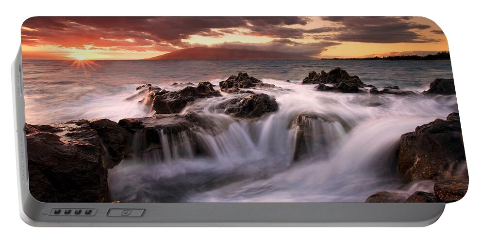  Hawaii Portable Battery Charger featuring the photograph Tropical Cauldron by Michael Dawson