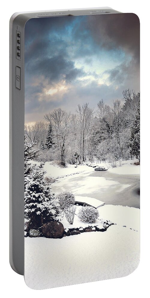 Winter Wonderland Picture Portable Battery Charger featuring the photograph Winter Solace by Gwen Gibson