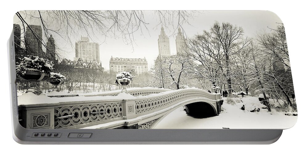 New York City Portable Battery Charger featuring the photograph Winter's Touch - Bow Bridge - Central Park - New York City by Vivienne Gucwa