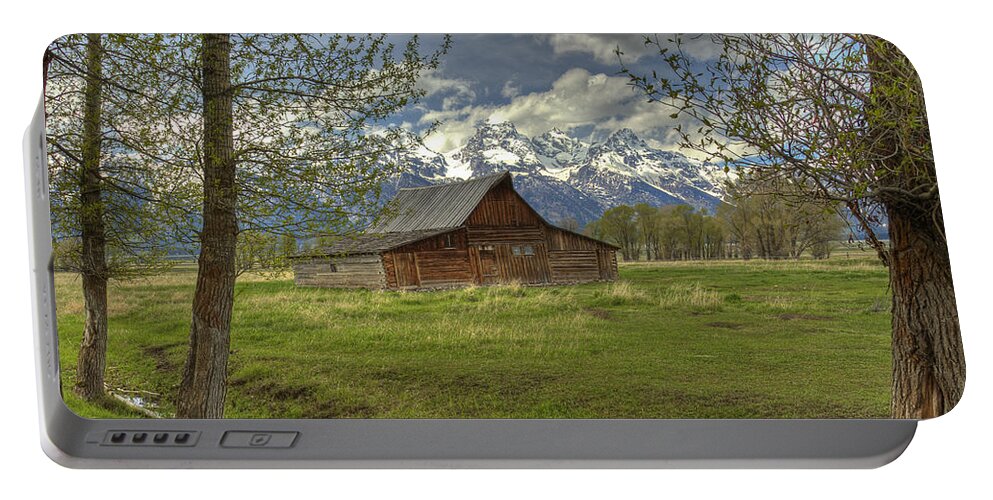Mountains Portable Battery Charger featuring the photograph Wonderful life by Jack R Perry