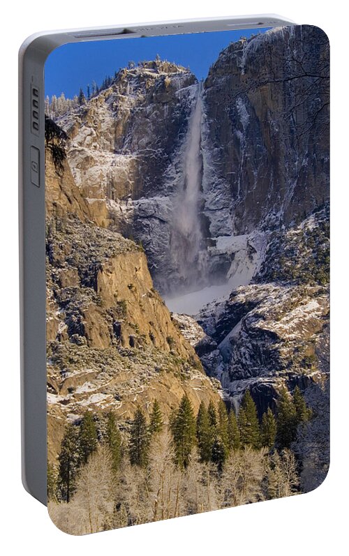 Yosemite Portable Battery Charger featuring the photograph Yosemite's Splendor by Bill Gallagher