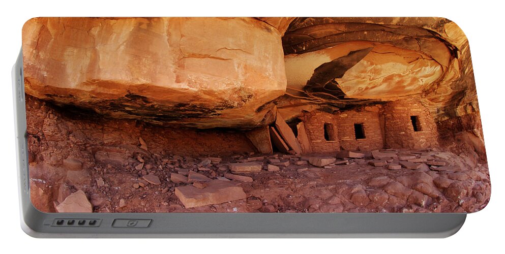 Cliff Dwellings Portable Battery Charger featuring the photograph Roof Falling In Ruin Utah #1 by Bob Christopher