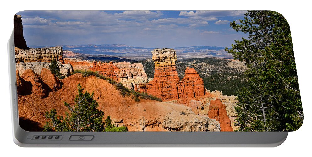 Bryce Canyon Portable Battery Charger featuring the photograph Agua Canyon Bryce Canyon National Park by Greg Norrell
