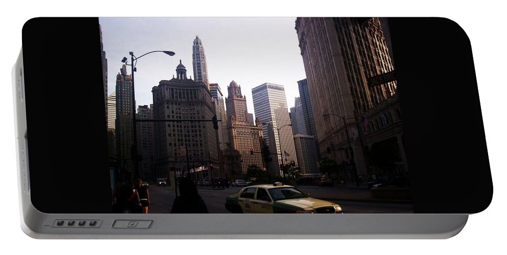 Chicago Portable Battery Charger featuring the photograph Chicago Scene 2 by Samantha Lusby