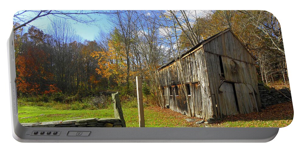 Fall Setting Portable Battery Charger featuring the photograph Connecticut Back in Time by Kim Galluzzo