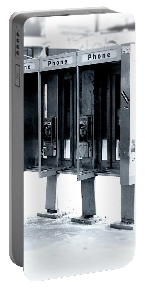 New York City Portable Battery Charger featuring the photograph Pay Phones - Still in NYC by Angie Tirado