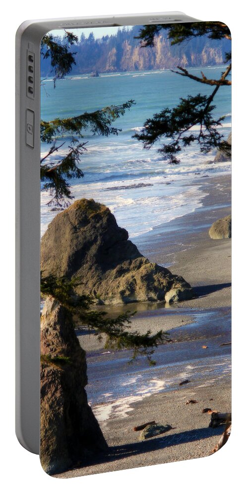 Sea Portable Battery Charger featuring the photograph Ruby Beach IV by Jeanette C Landstrom