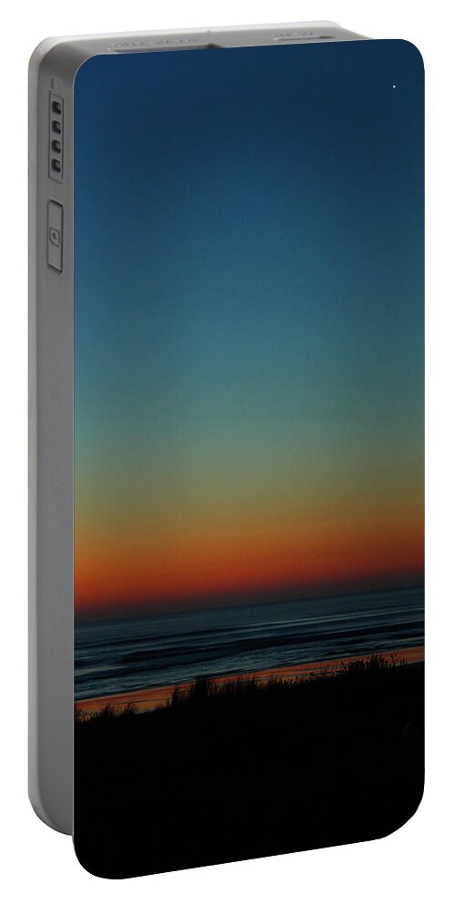Atlantic Coast Portable Battery Charger featuring the photograph Venus And Atlantic Before Sunrise by Daniel Reed