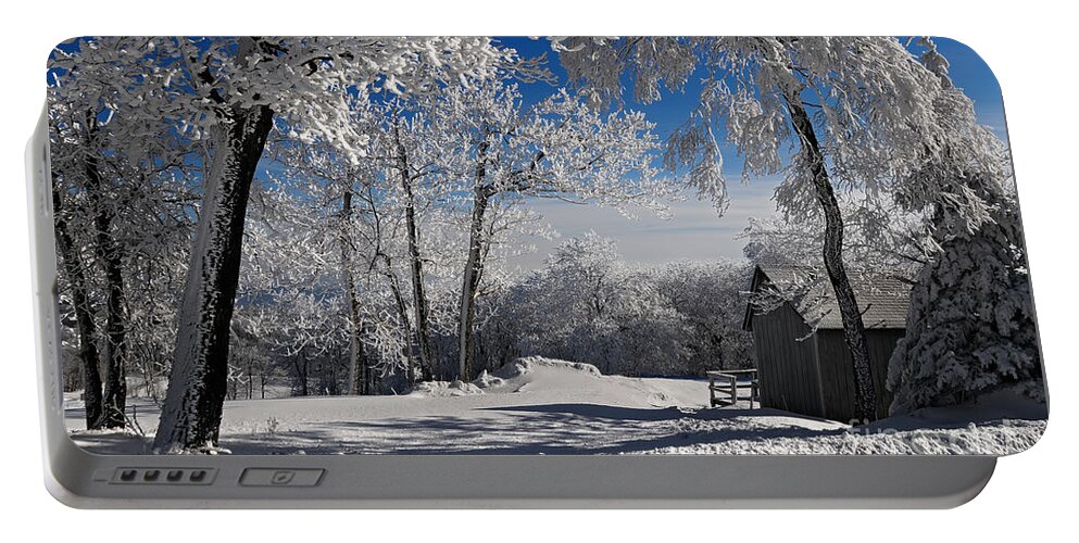 Winter Morning Portable Battery Charger featuring the photograph Winter Morning by Lois Bryan