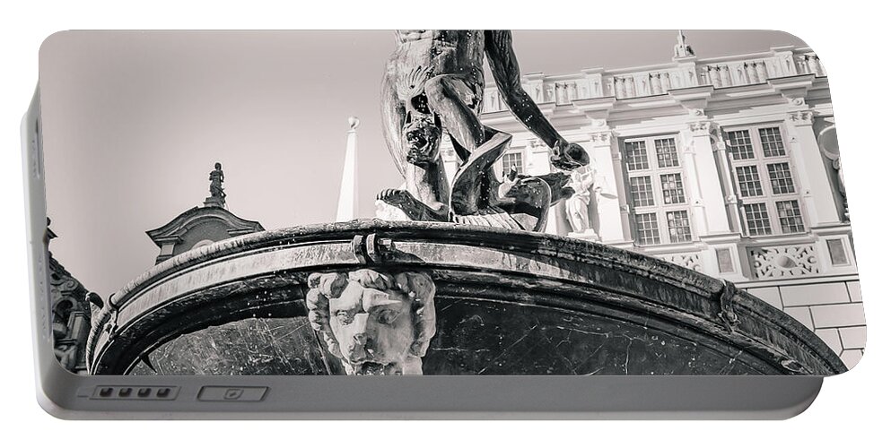 City Portable Battery Charger featuring the photograph Neptune's fountain, Gdansk BW by Mariusz Talarek