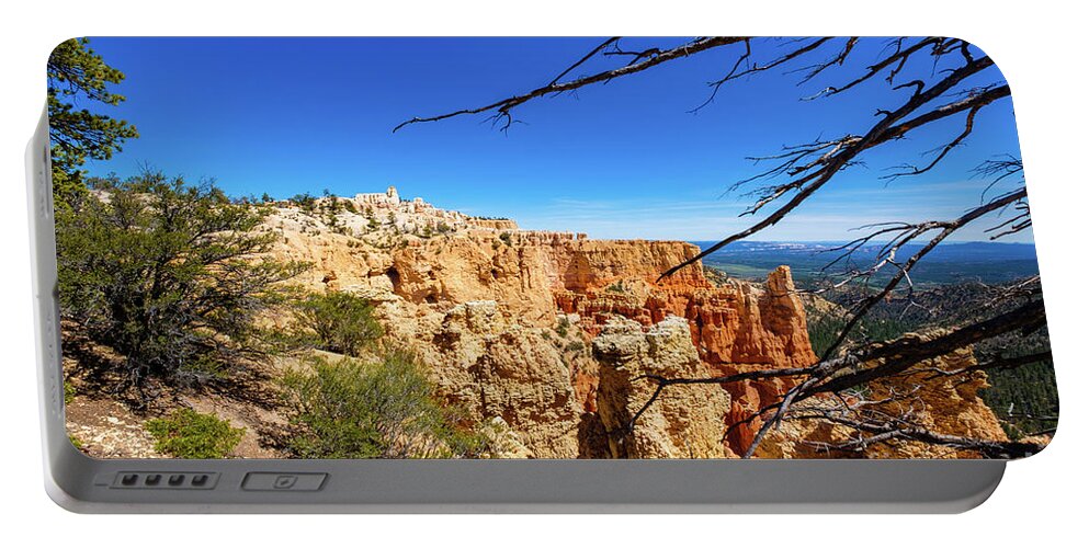 Bryce Canyon Portable Battery Charger featuring the photograph Bryce Canyon Utah #18 by Raul Rodriguez