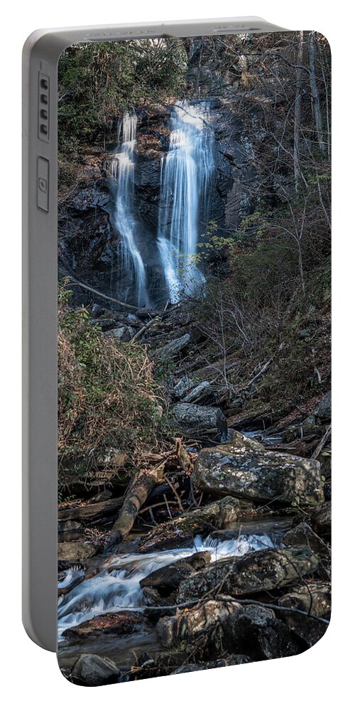 Water Falls Portable Battery Charger featuring the photograph Anna Ruby Falls by Jaime Mercado