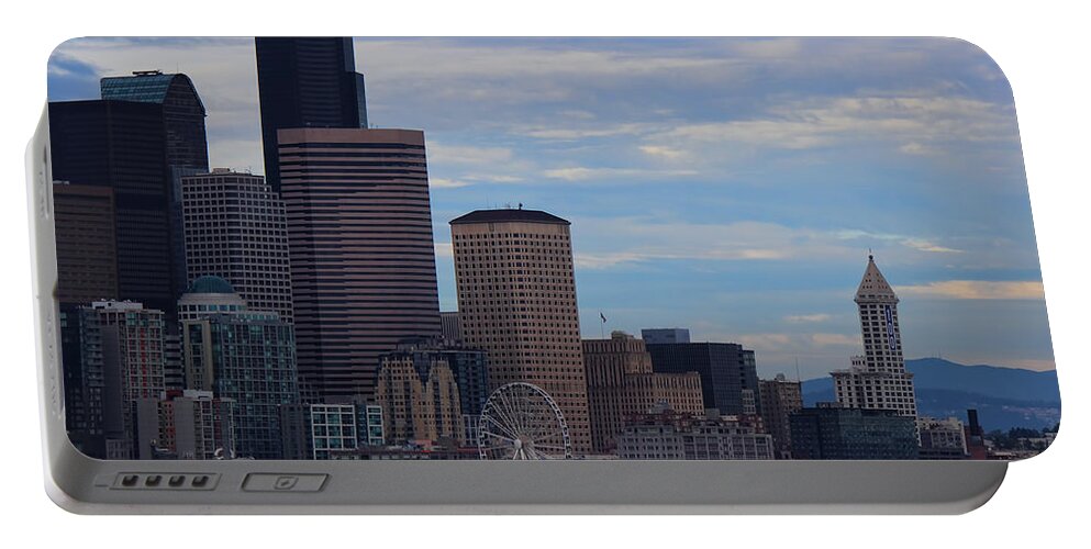 Seattle Portable Battery Charger featuring the photograph Seattle Skyline 2z by Cathy Anderson