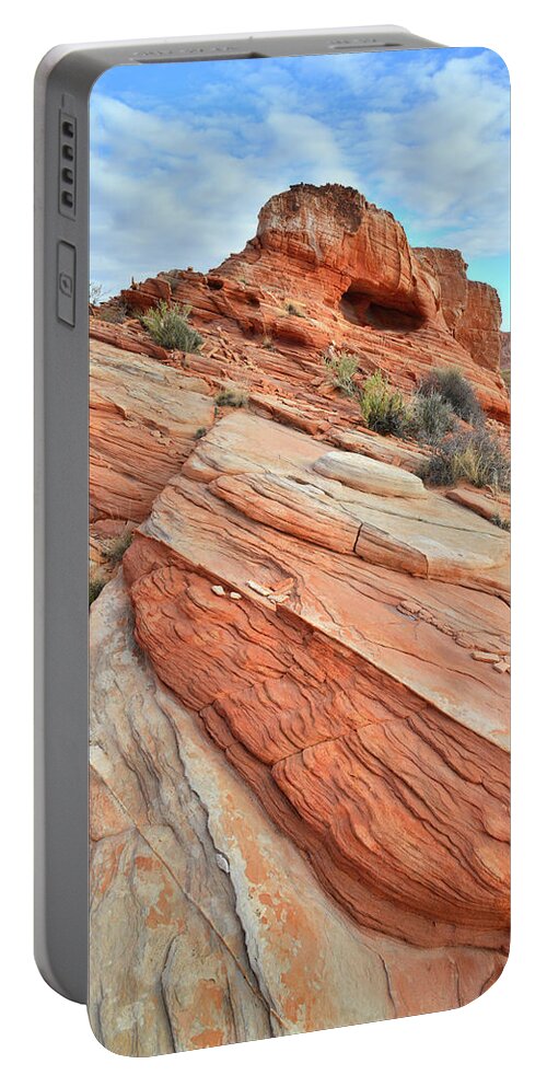 Valley Of Fire State Park Portable Battery Charger featuring the photograph Wave of Color in Valley of Fire #5 by Ray Mathis