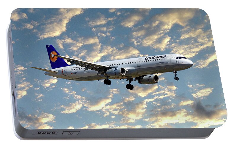Lufthansa Portable Battery Charger featuring the photograph Lufthansa Airbus A321-131 #7 by Smart Aviation
