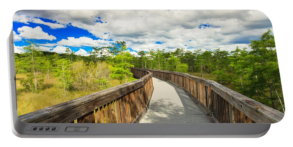 Everglades Portable Battery Charger featuring the photograph Florida Everglades #9 by Raul Rodriguez