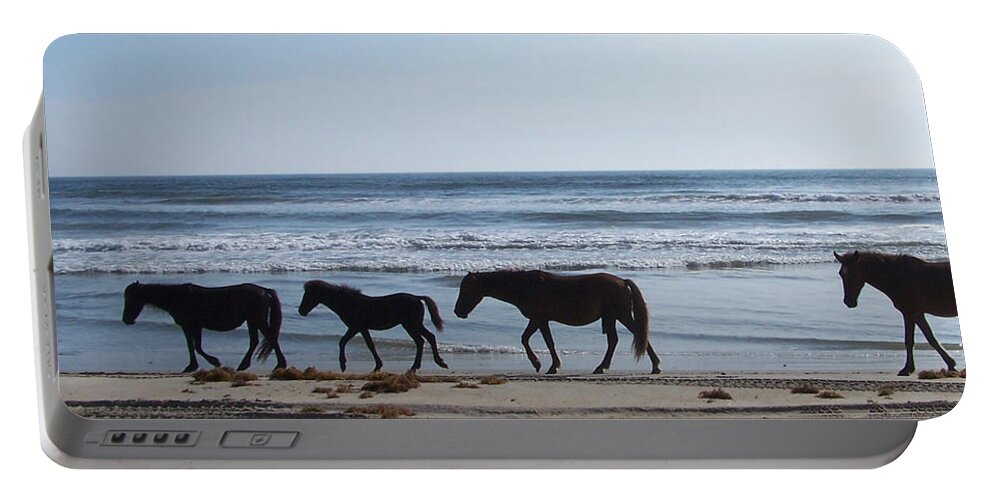 Wild Spanish Mustangs Portable Battery Charger featuring the photograph A Family Gathering by Kim Galluzzo Wozniak