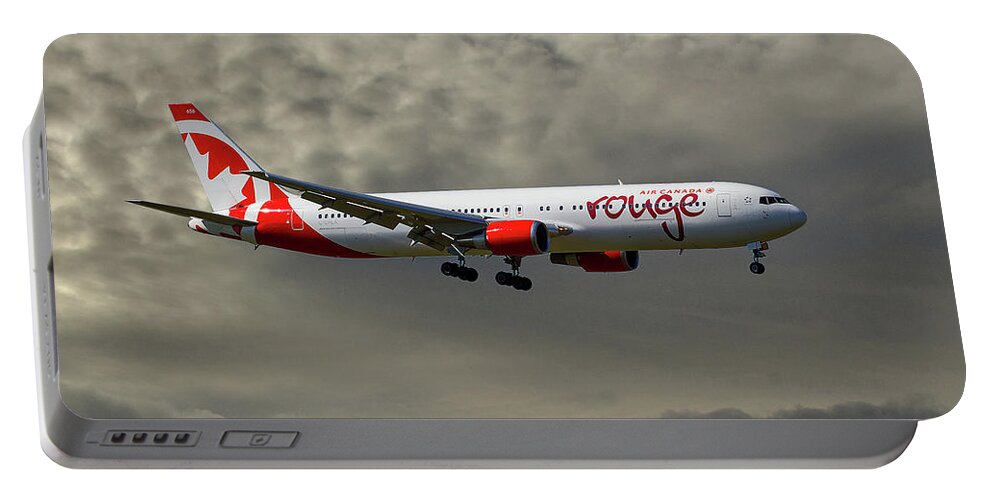 Air Canada Portable Battery Charger featuring the photograph Air Canada Rouge Boeing 767-35H by Smart Aviation