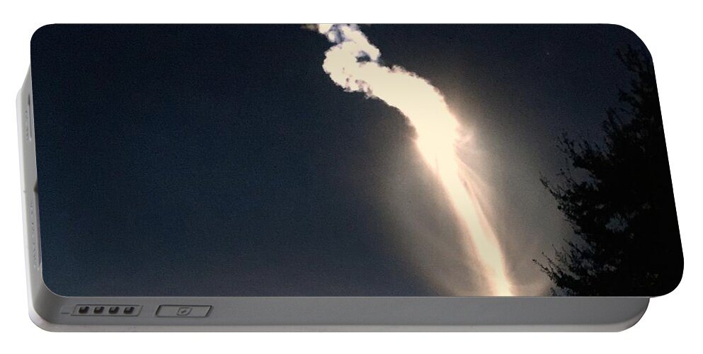 Atlas V Portable Battery Charger featuring the photograph Atlas V Launch Flare by AnnaJo Vahle