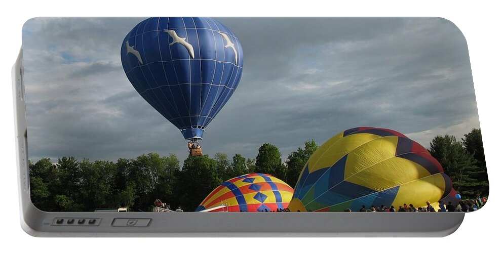 Hot Air Balloons Portable Battery Charger featuring the photograph Balloon Launch by Ed Smith