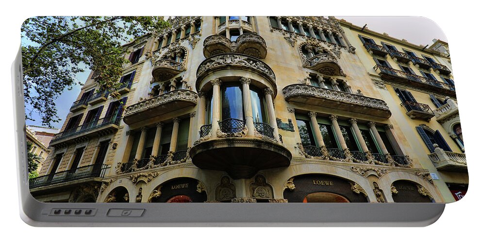  Barcelona Portable Battery Charger featuring the photograph Barcelona Architecture Loewe Building by Chuck Kuhn