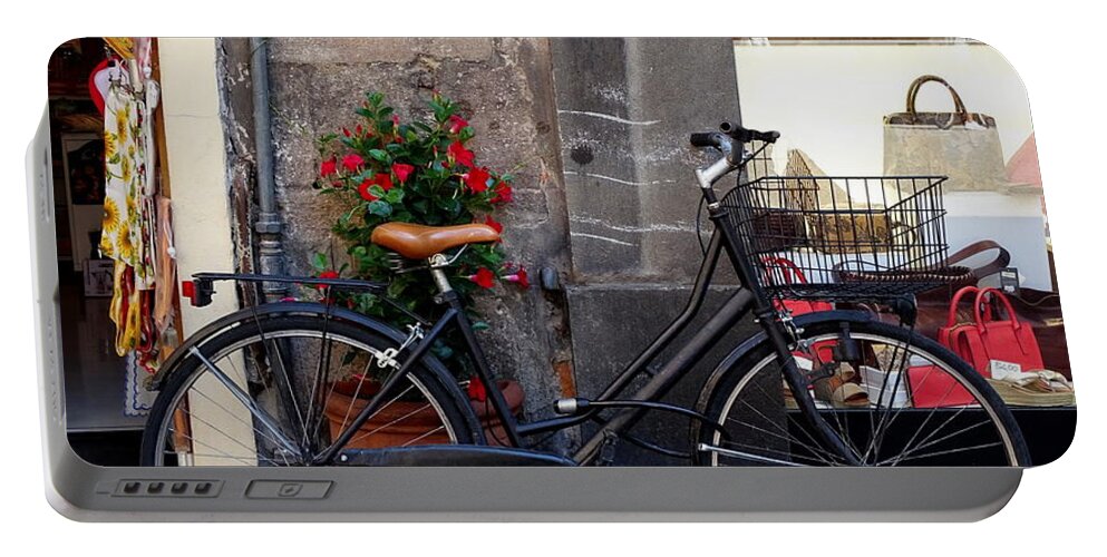 Bicycle Portable Battery Charger featuring the photograph Bicycle in Lucca by Lainie Wrightson