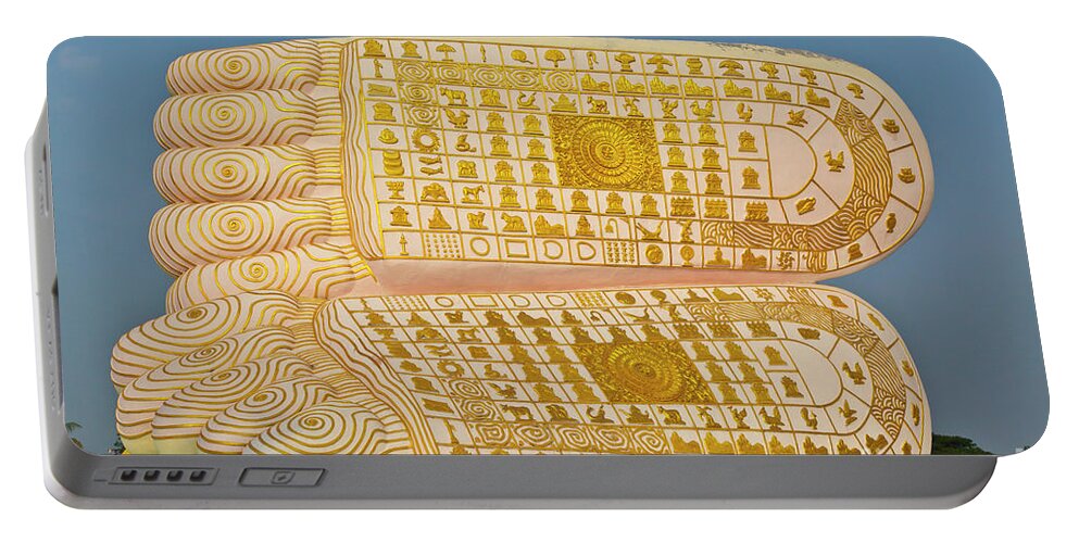 Buddha Portable Battery Charger featuring the photograph Biurma_d1831 by Craig Lovell