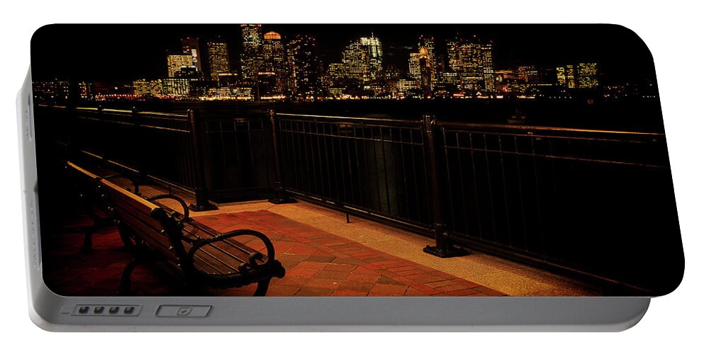 Boston Portable Battery Charger featuring the photograph Boston Lamplight by Rob Davies